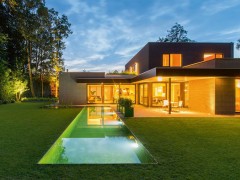 Biopool Un étang où se reflète la beauté du jardin